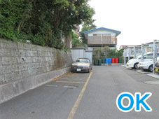 車の前方の作業スペースが確認できるOK写真