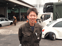 三重県での廃車引取りを担当するスタッフ