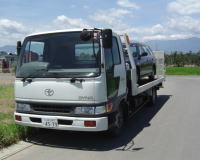 山梨県での廃車引取りを担当する積載車3