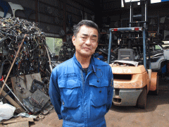 新潟県での廃車引取りを担当するスタッフ